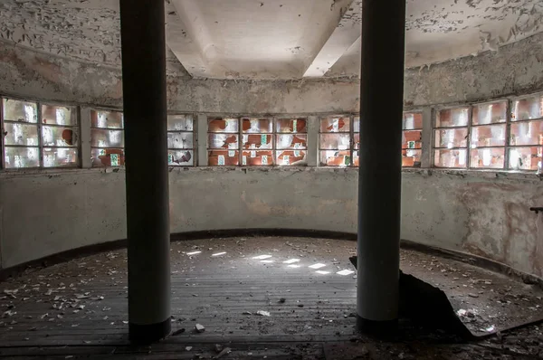 terkedilmiş bir fabrikada detay