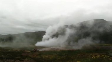 İzlanda'daki şofben Stokkur bölgesi
