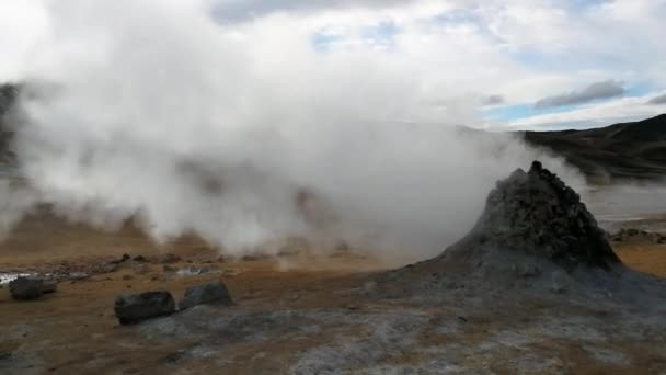 Αχνιστός Θείου Αναθυμιάσεις Στο Hverir Στο Ηφαιστειακό Σύστημα Krafla Ισλανδία — Αρχείο Βίντεο