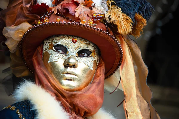 İtalya 'daki Venedik Karnavalı' nın güzel maskelerinin ihtişamı