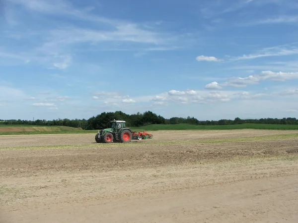 Green Agricultural Machine Tractor Working Land Field Spring Autumn Field — Stock Photo, Image