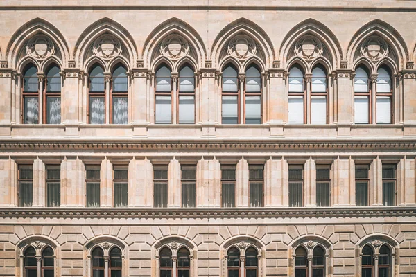 Neogothic cephe Viyana Belediye Binası