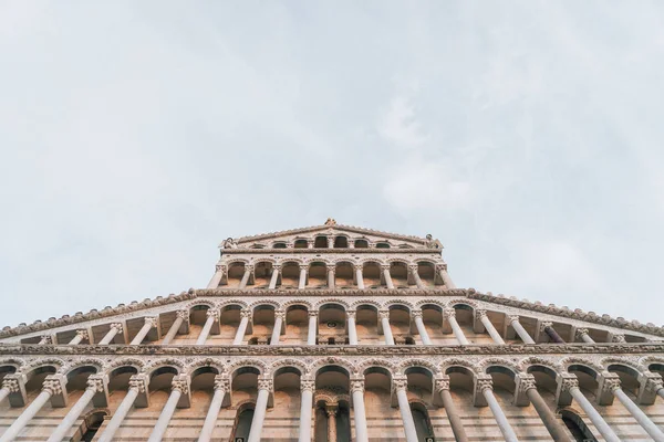 Pisa mimarisi.
