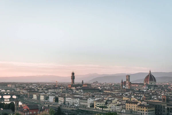 Floransa - Tuscany bölgesi başkenti.