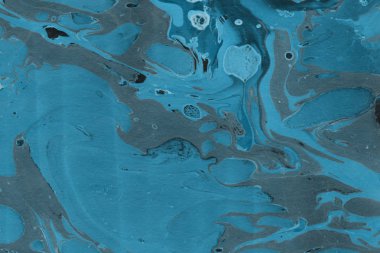 mavi arka plan boya ile doku sıçramalarına