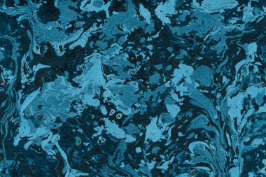 mavi arka plan boya ile doku sıçramalarına