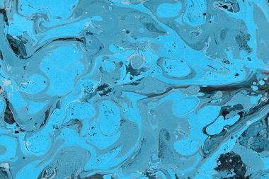 mavi arka plan boya ile doku sıçramalarına