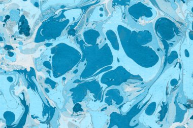 mavi arka plan boya ile doku sıçramalarına