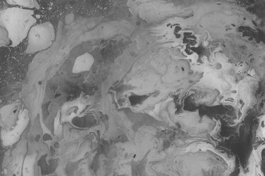 Gümüş mermer arka planda boya sıçramış desen