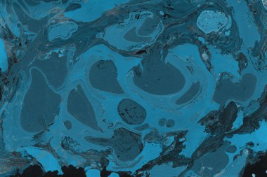 mavi arka plan boya ile doku sıçramalarına