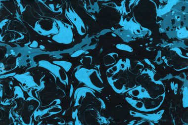 mavi arka plan boya ile doku sıçramalarına