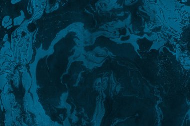 mavi arka plan boya ile doku sıçramalarına