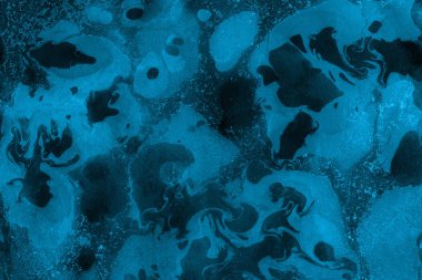 mavi arka plan boya ile doku sıçramalarına