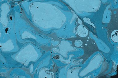 mavi arka plan boya ile doku sıçramalarına