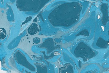 mavi arka plan boya ile doku sıçramalarına