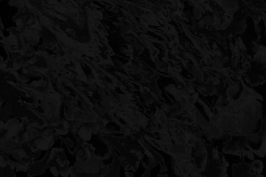 Siyah kağıt dokusu üzerinde gri akrilik boya ile. Kaotik soyut organik tasarım.