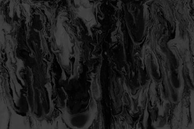 Siyah kağıt dokusu üzerinde gri akrilik boya ile. Kaotik soyut organik tasarım.