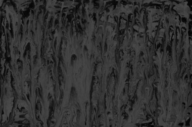 Siyah kağıt dokusu üzerinde gri akrilik boya ile. Kaotik soyut organik tasarım.