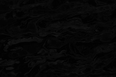 Siyah kağıt dokusu üzerinde gri akrilik boya ile. Kaotik soyut organik tasarım.