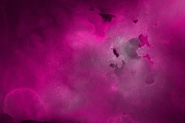 Kağıt arka plan üzerinde pembe suluboya boya