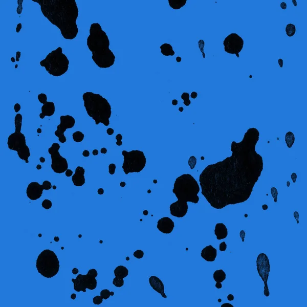 Pintura Preta Abstrata Espirra Textura Fundo Azul — Fotografia de Stock