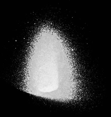 koyu arka plan üzerinde beyaz sprey boya