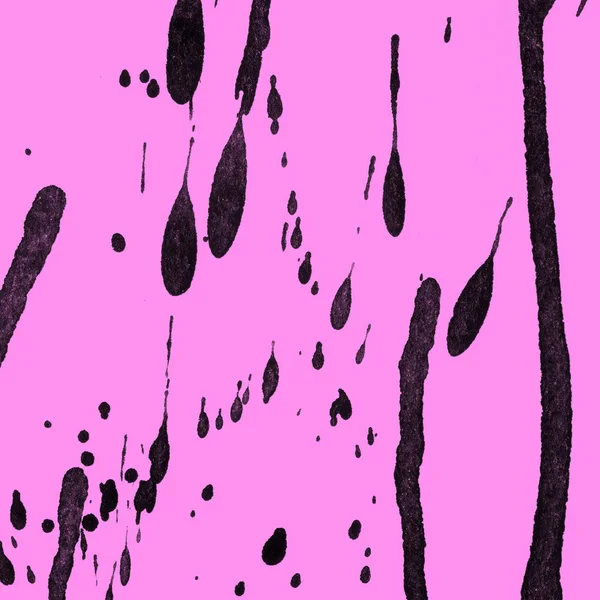 Soyut siyah boya doku pembe bir arka plan üzerinde splatters