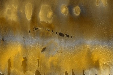 Kağıt arka plan üzerinde altın suluboya boya