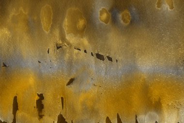 Kağıt arka plan üzerinde altın suluboya boya