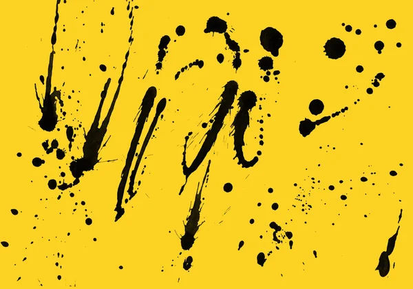 Pintura Negra Abstracta Salpica Textura Sobre Fondo Amarillo — Foto de Stock