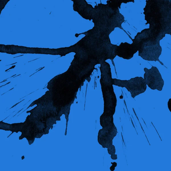 Abstrakte Schwarze Farbspritzer Textur Auf Blauem Hintergrund — Stockfoto