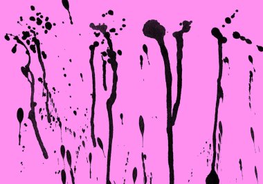 Soyut siyah boya doku pembe bir arka plan üzerinde splatters