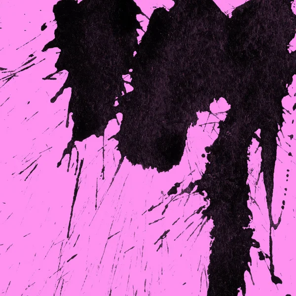 Soyut siyah boya doku pembe bir arka plan üzerinde splatters