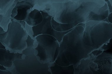 sulu boya boyama doku ile koyu arka plan