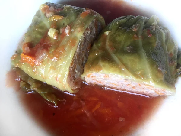 Lahana bir kase içinde alır. Ukrayna ulusal çanak