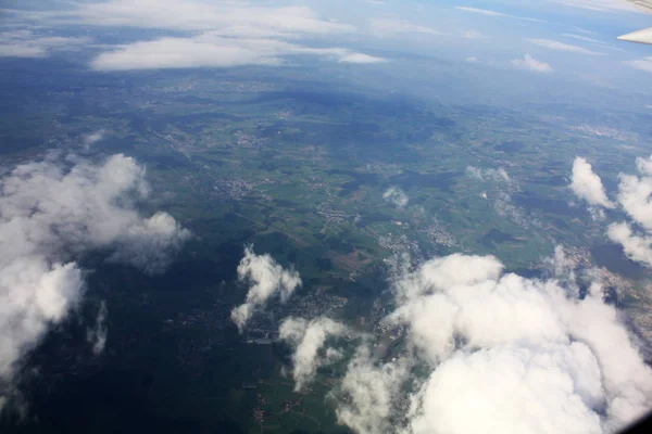 Moln Himlen Ovanför Jorden Från Flygplan — Stockfoto