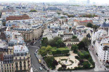 Bir yükseklikten görünümü Paris. Fransa.