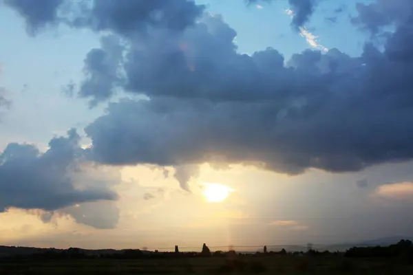 雲と夕日の風景 — ストック写真