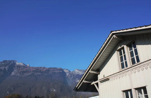 Paesaggio Con Casa Alpi Svizzera — Foto Stock