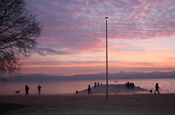 Aralık ayında gün batımı. Adriyatik Denizi. Zadar. Hırvatistan 2018.