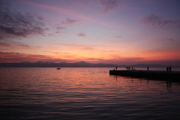 Aralık ayında gün batımı. Adriyatik Denizi. Zadar. Hırvatistan 2018.