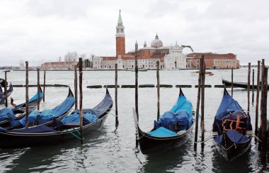 Gondol Venedik İtalya Adriyatik Denizi'nde. Markusdom. St Mark's Basilica Square. Saint Marco Meydanı. San Giorgio Maggiore 