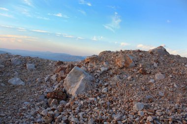 Dinar Alpleri Adriyatik Denizi taraf seç.