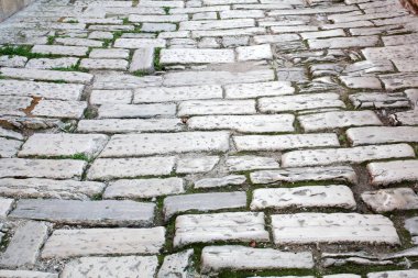 Eski yol Roma Imparatorluğu zamanı. Hırvatistan Pula.