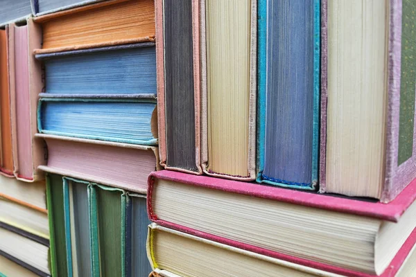 Çok eski bir doku oluşturan kitaplar