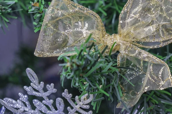 Arbre Noël Décoré Sur Fond Flou Scintillant Féerique — Photo