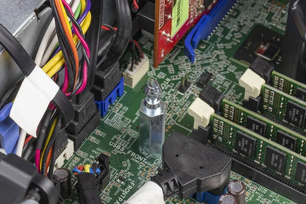 Bilgisayar ana tahta içinde