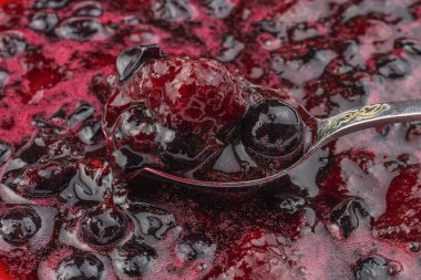 Siyah frenk üzümü, çilek reçeli