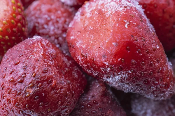 냉동된 딸기의 아름 다운 배경 — 스톡 사진