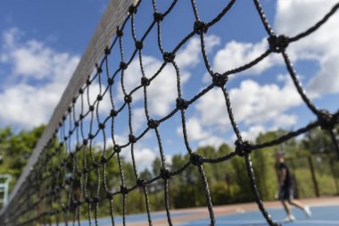 Sahada closeup tenis ağı